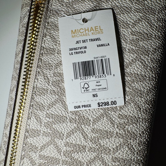 Michael Kors Monogram Vanilla Jet Set Trifold Wallet - Picture 6 of 6